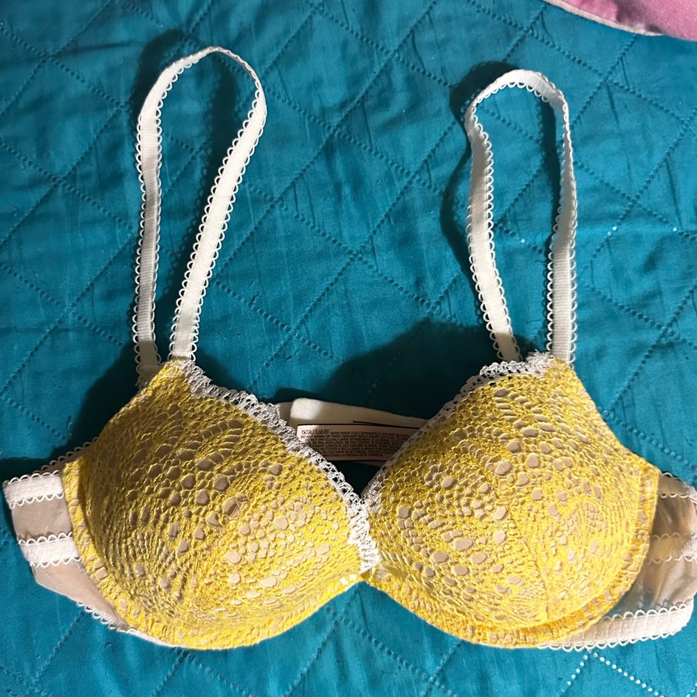 Victoria's Secret push up Demi bra